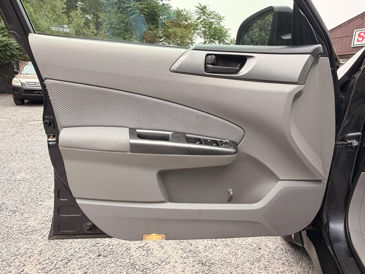 Subaru Forester 2.5X 2012
