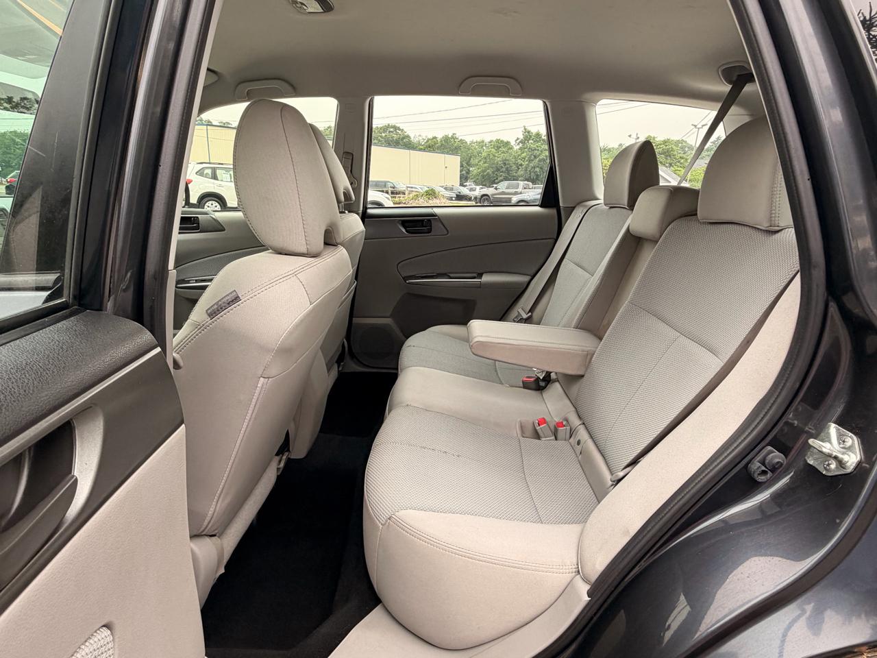 Subaru Forester 2.5X 2012