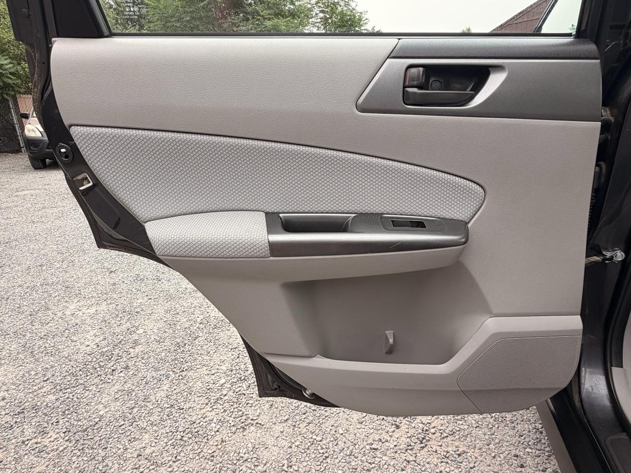 Subaru Forester 2.5X 2012