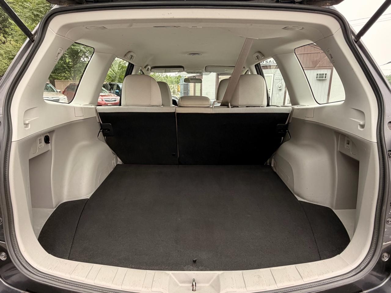 Subaru Forester 2.5X 2012