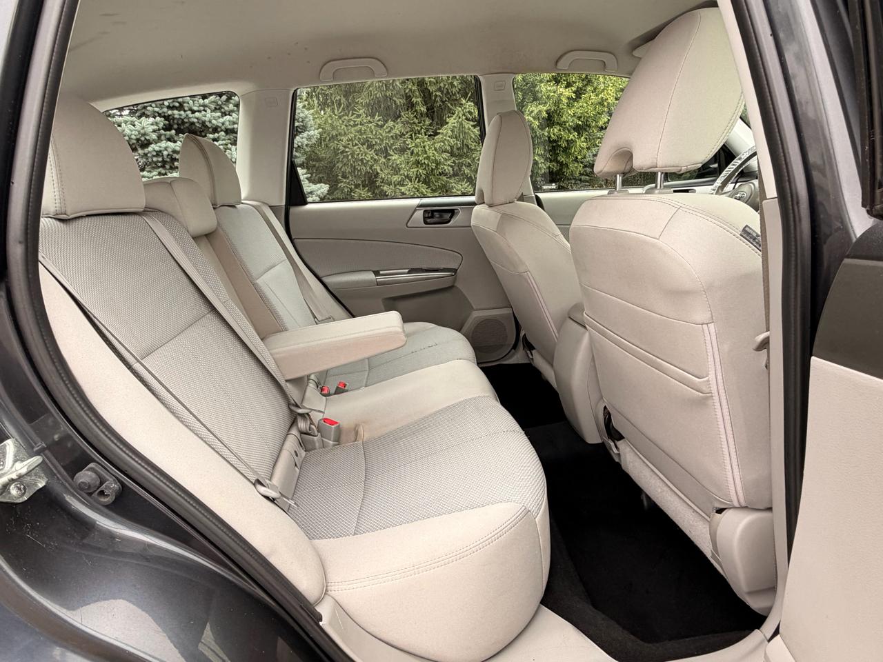 Subaru Forester 2.5X 2012