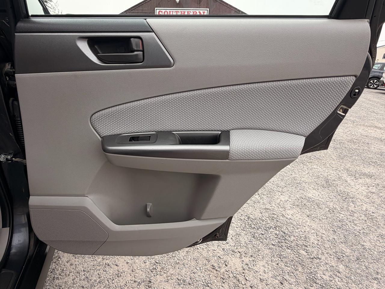 Subaru Forester 2.5X 2012