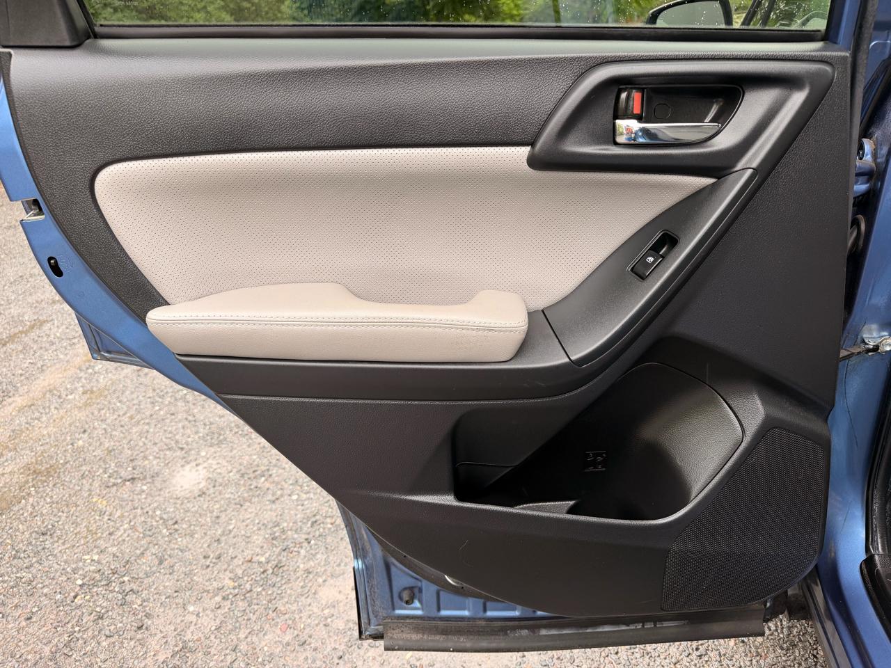 Subaru Forester 2.5i Limited 2015