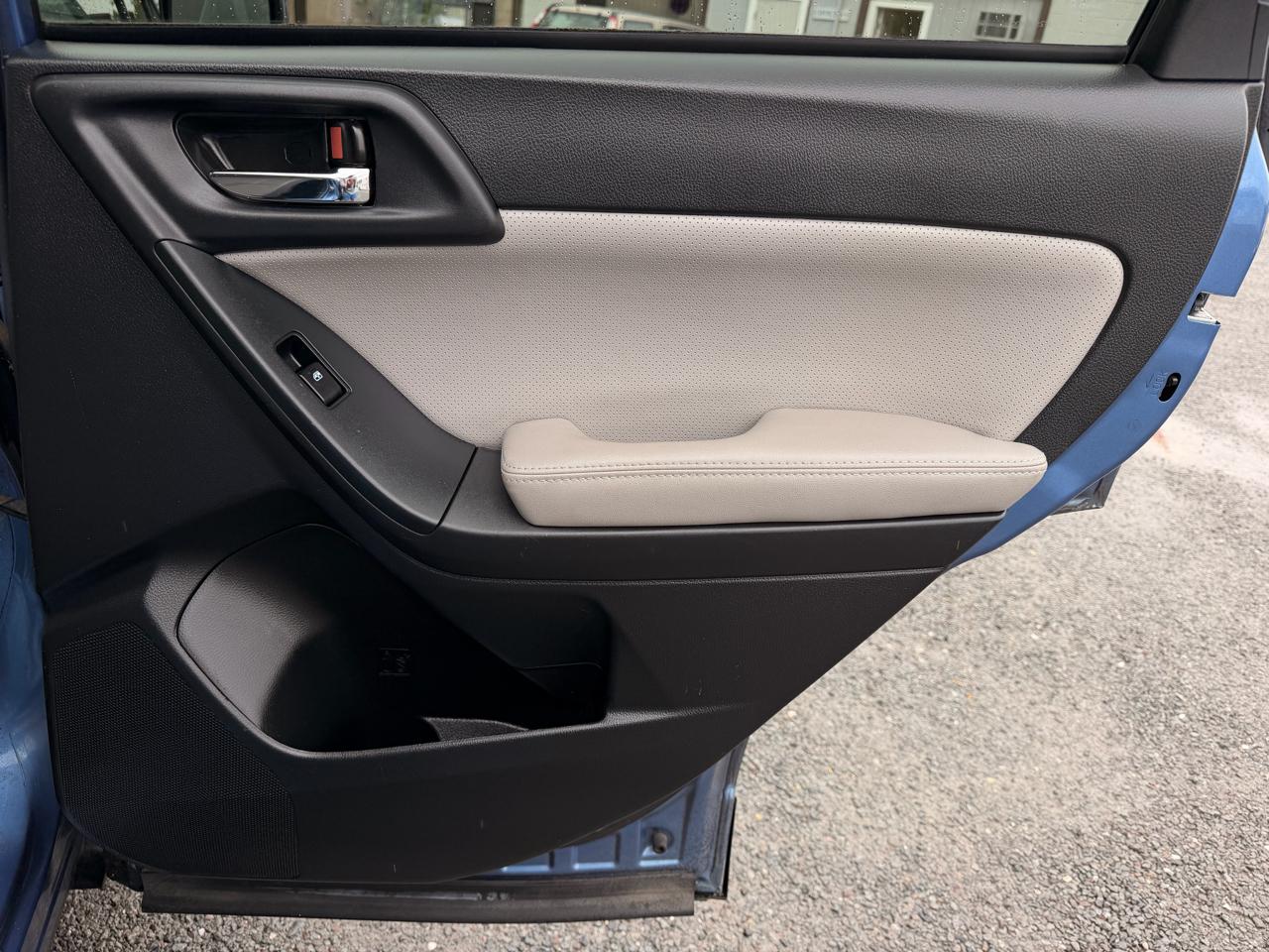 Subaru Forester 2.5i Limited 2015