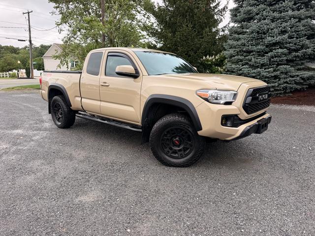 2017 Toyota Tacoma TRD Off Road V6 Access Cab 4WD