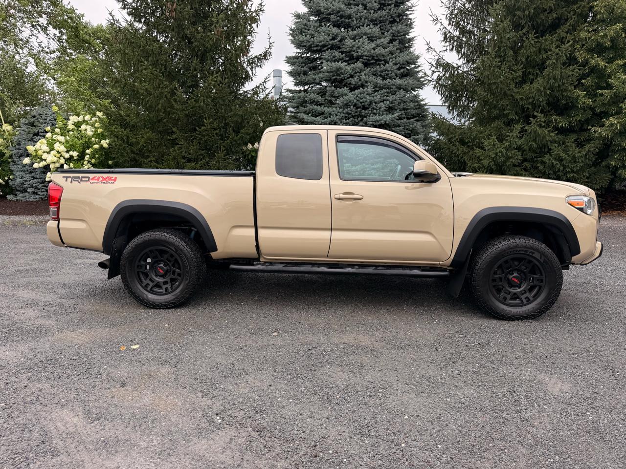 Toyota Tacoma TRD Off Road Access Cab 6' Bed V6 4x4 AT (Natl) 2017
