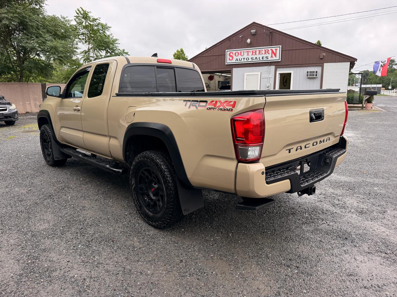 Toyota Tacoma TRD Off Road Access Cab 6' Bed V6 4x4 AT (Natl) 2017