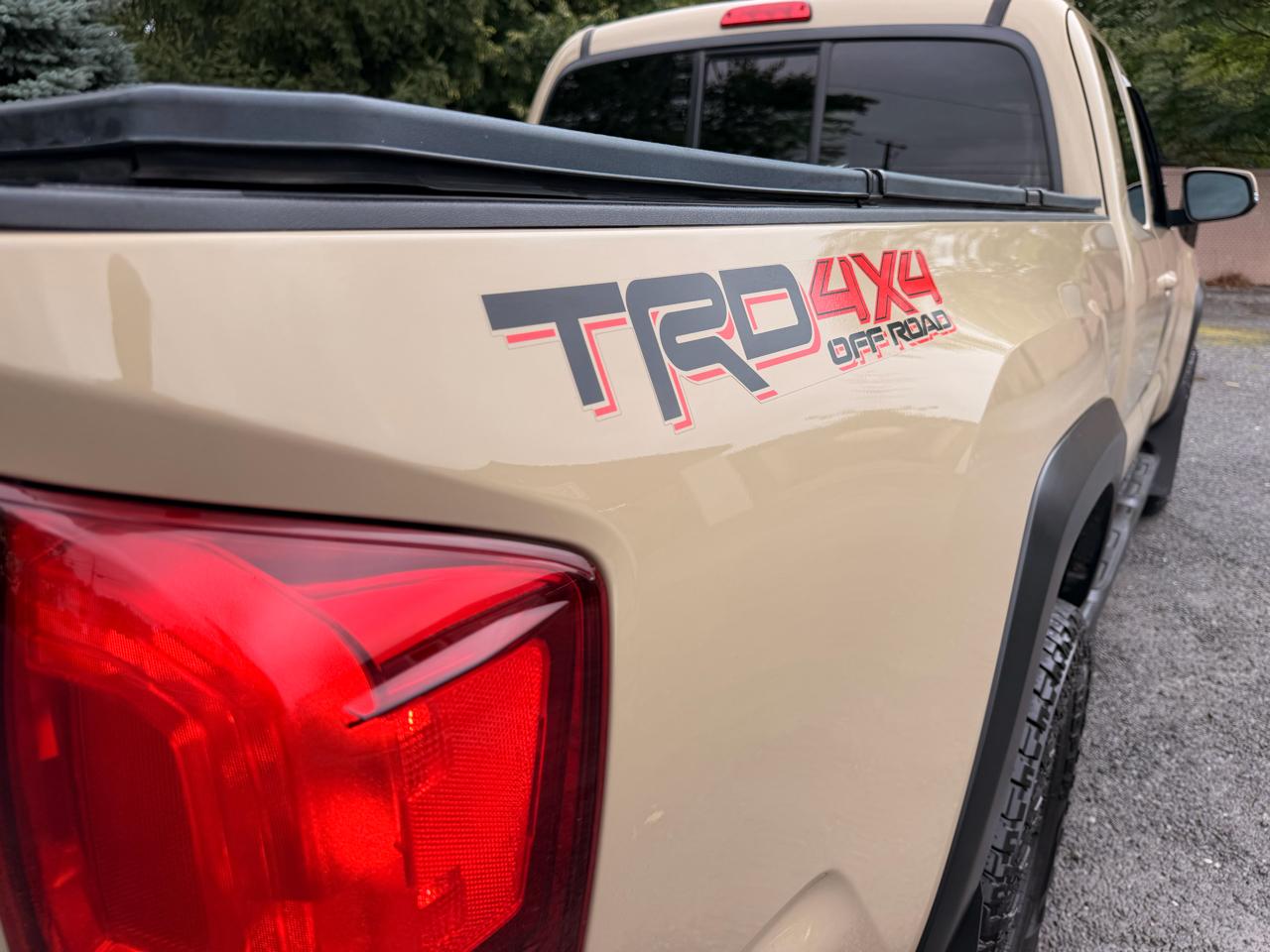Toyota Tacoma TRD Off Road Access Cab 6' Bed V6 4x4 AT (Natl) 2017