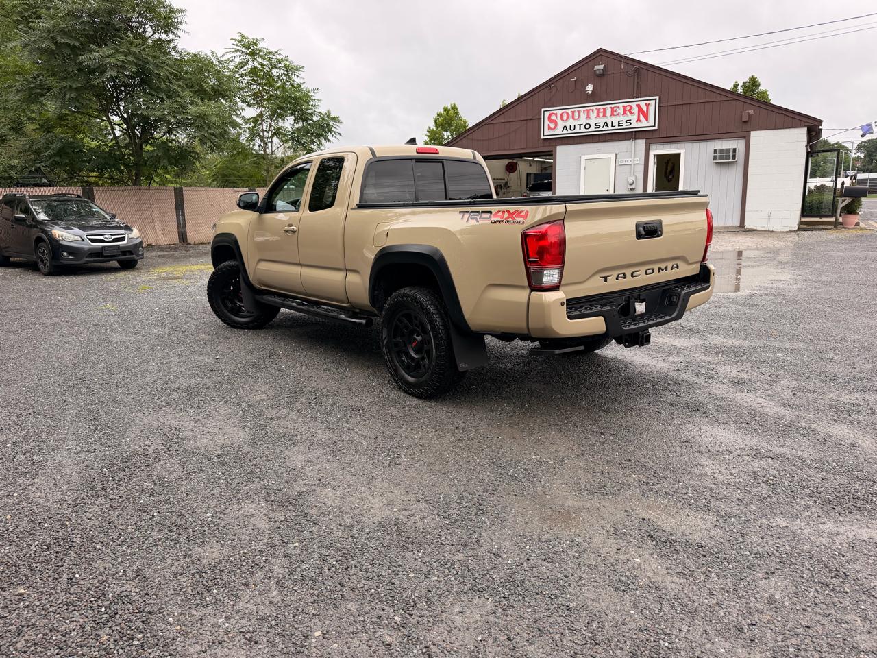 Toyota Tacoma TRD Off Road Access Cab 6' Bed V6 4x4 AT (Natl) 2017