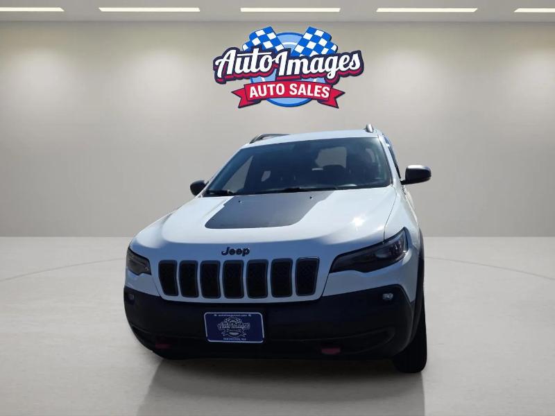 2019 Jeep Cherokee Trailhawk photo 3