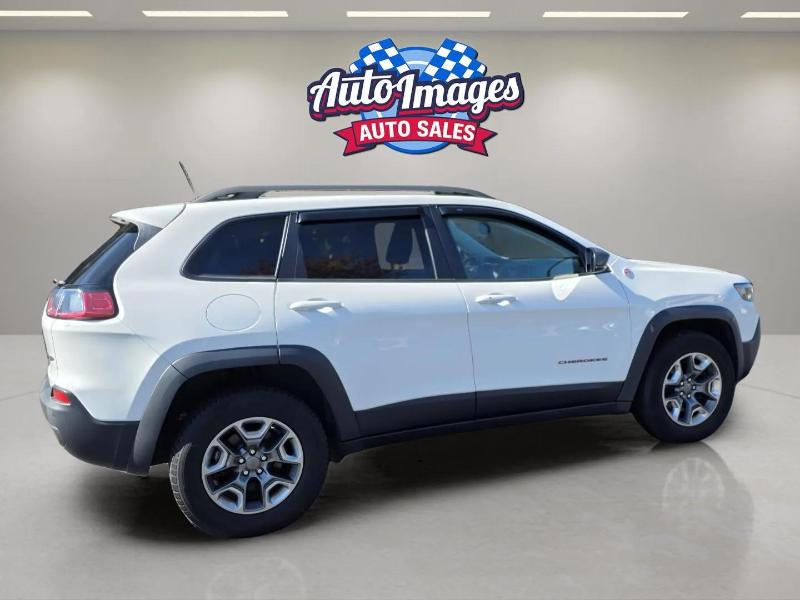 2019 Jeep Cherokee Trailhawk photo 32