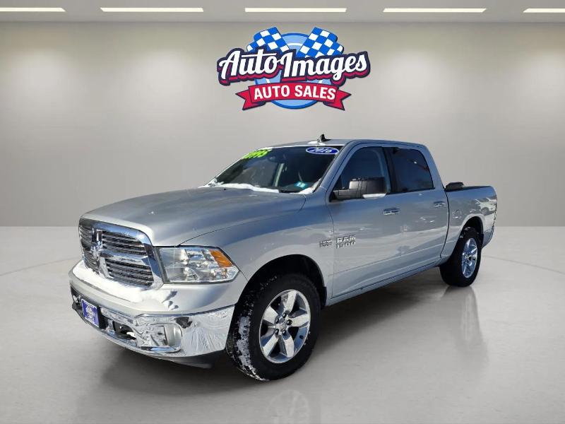 2016 RAM 1500 4WD Crew Cab 140.5" Big Horn