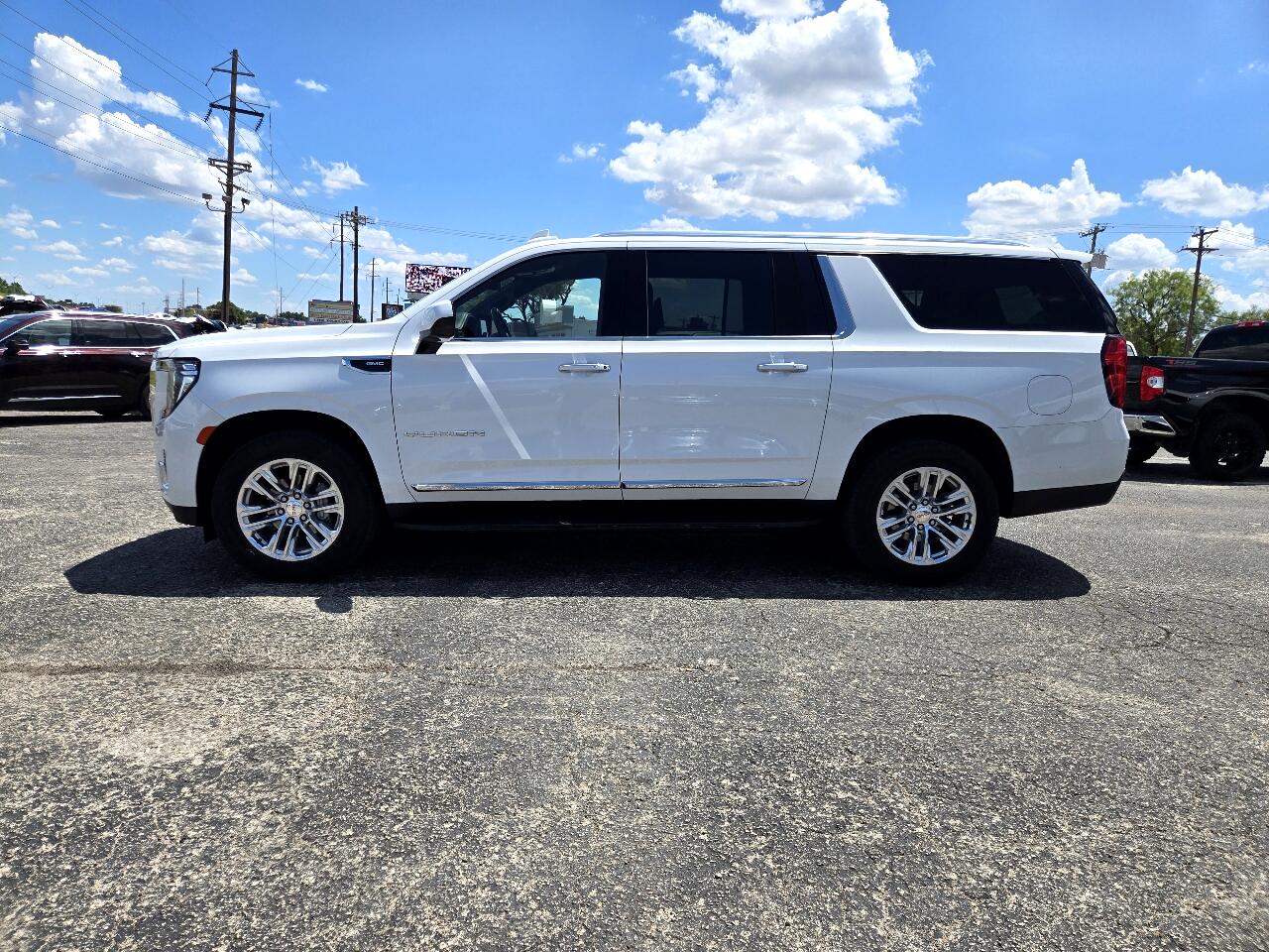 2023 Gmc Yukon XL SLT photo 4