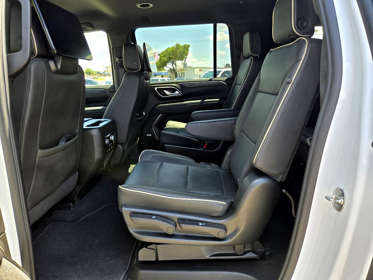 2023 Gmc Yukon XL SLT photo 13