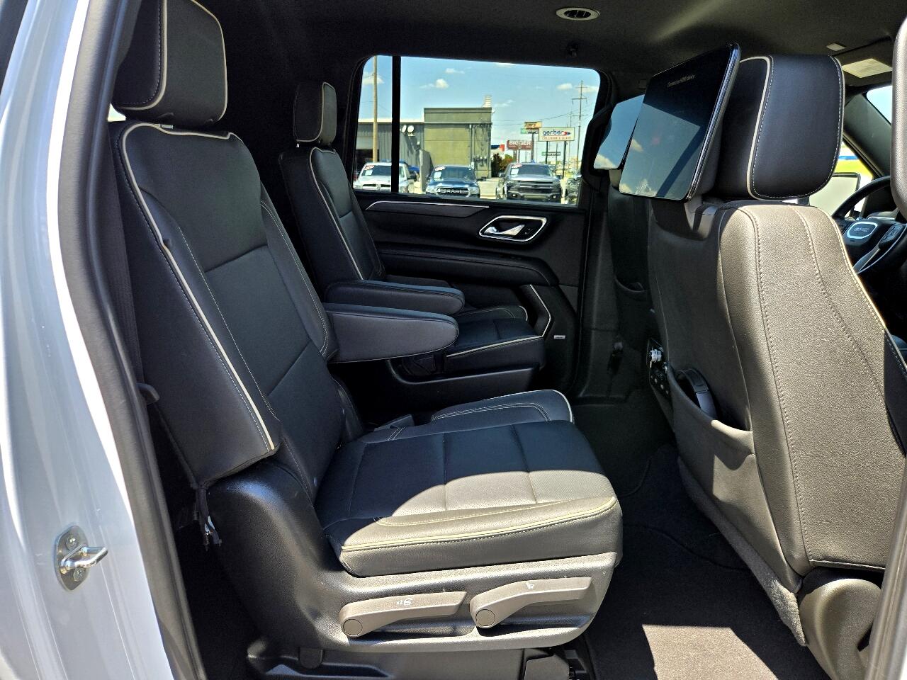 2023 Gmc Yukon XL SLT photo 17