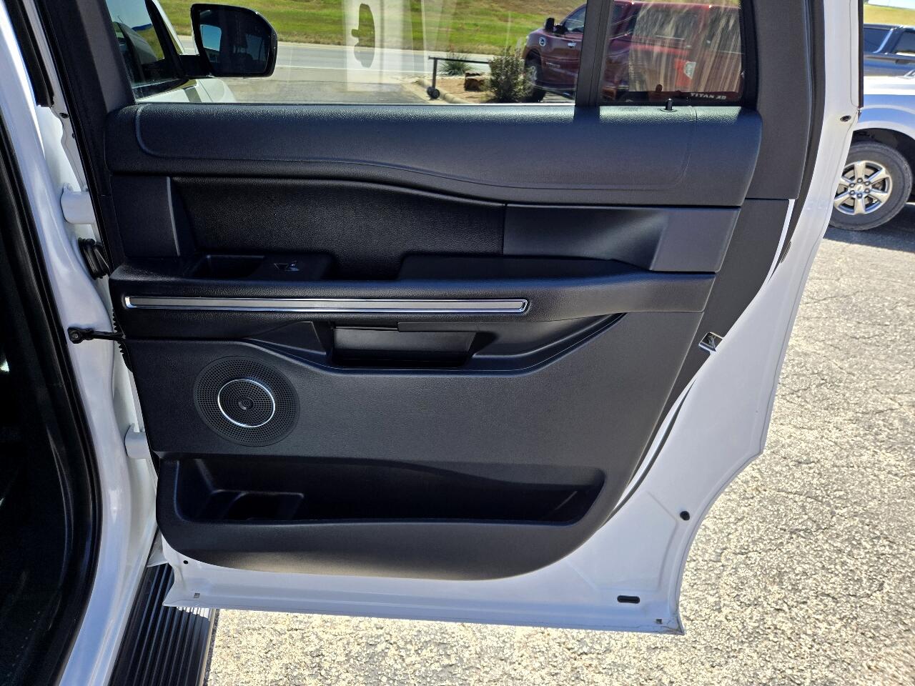 2021 Ford Expedition MAX XLT photo 15