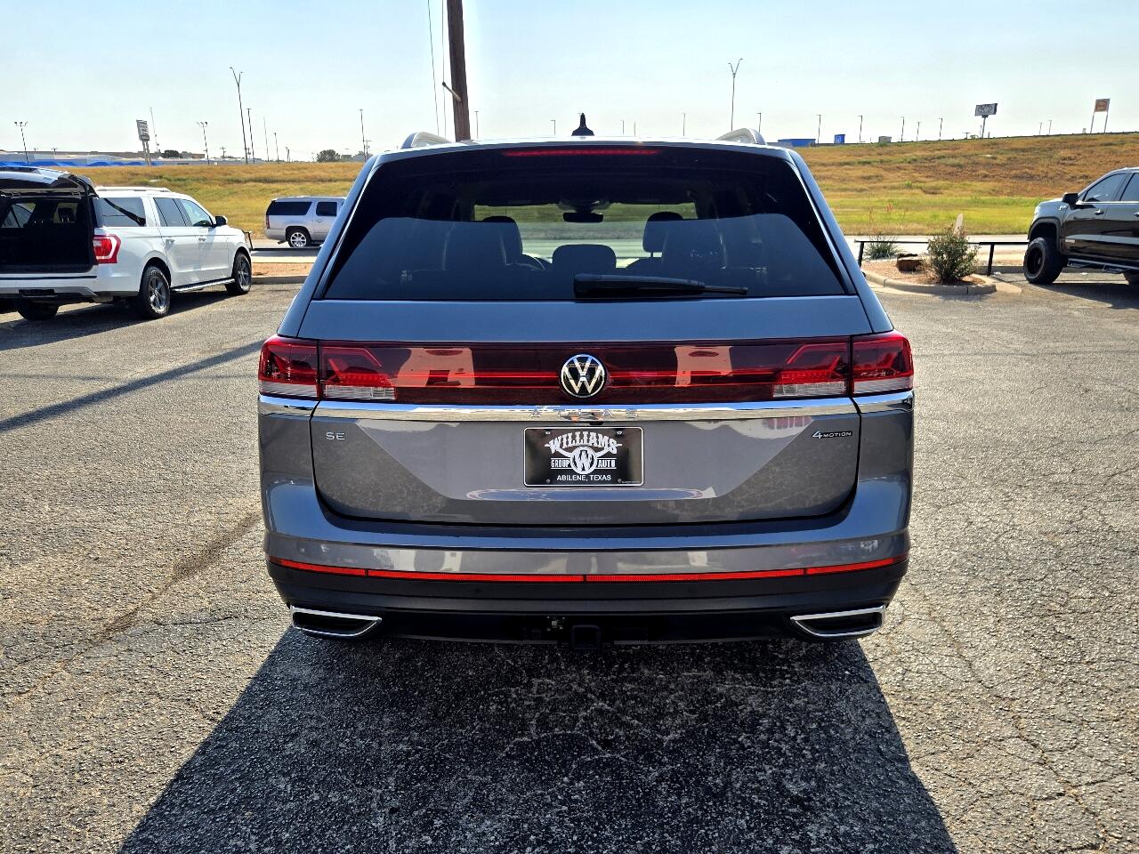 2024 Volkswagen Atlas SE Technology photo 4