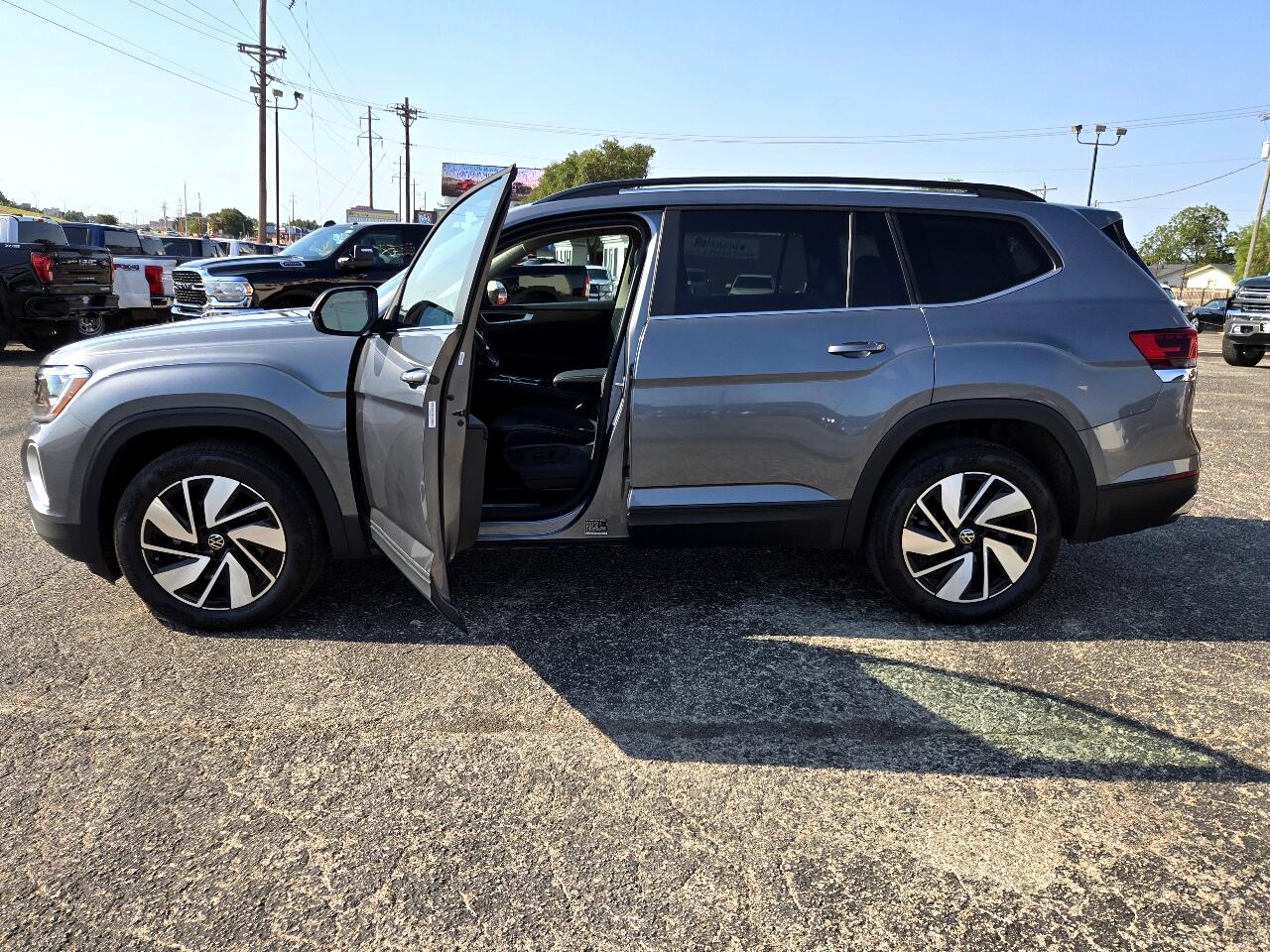 2024 Volkswagen Atlas SE Technology photo 7