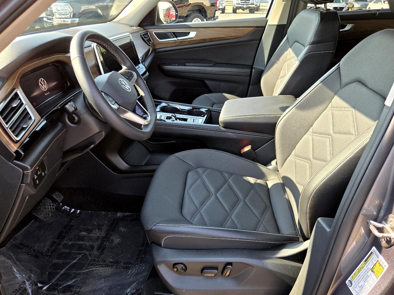 2024 Volkswagen Atlas SE Technology photo 9