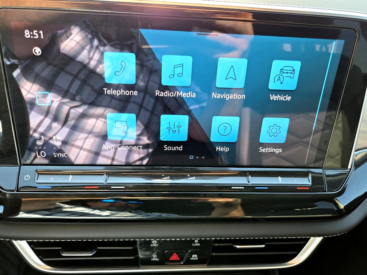 2024 Volkswagen Atlas SE Technology photo 18