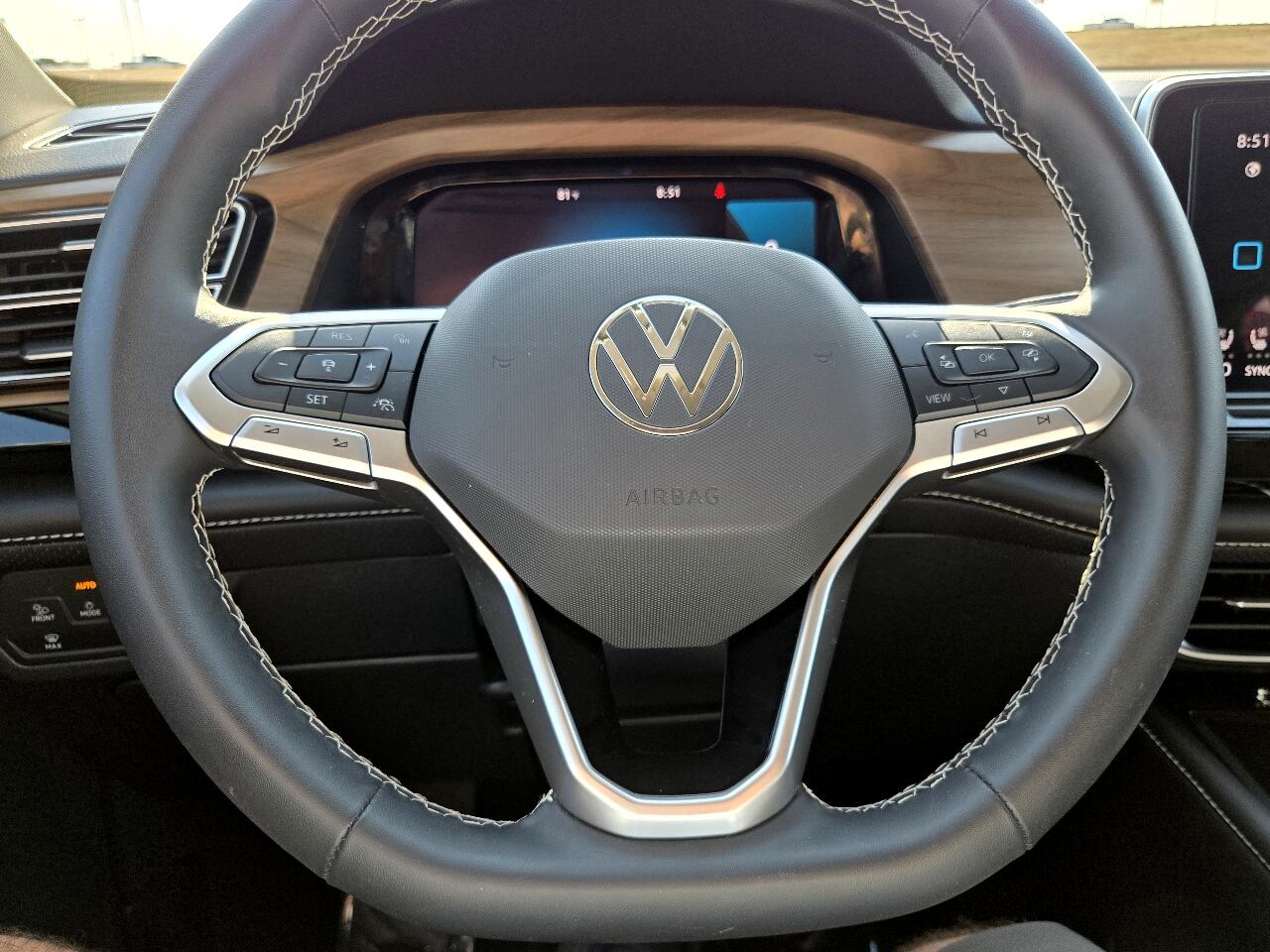 2024 Volkswagen Atlas SE Technology photo 21
