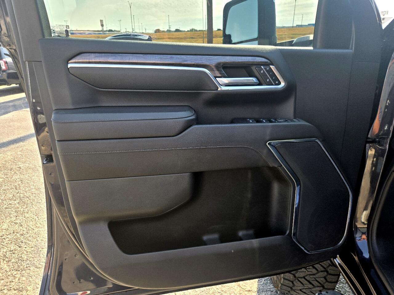 2024 Chevrolet Silverado 2500HD LTZ photo 10