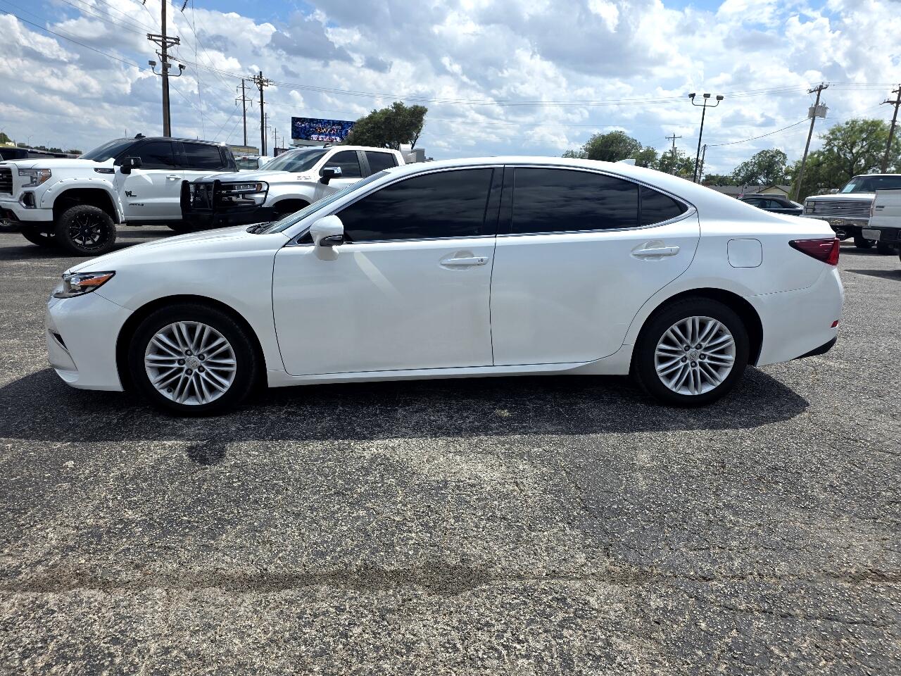 2017 Lexus ES 350 photo 4