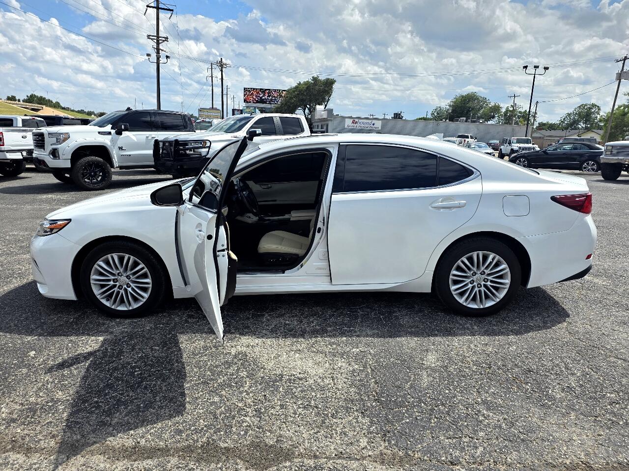 2017 Lexus ES 350 photo 9