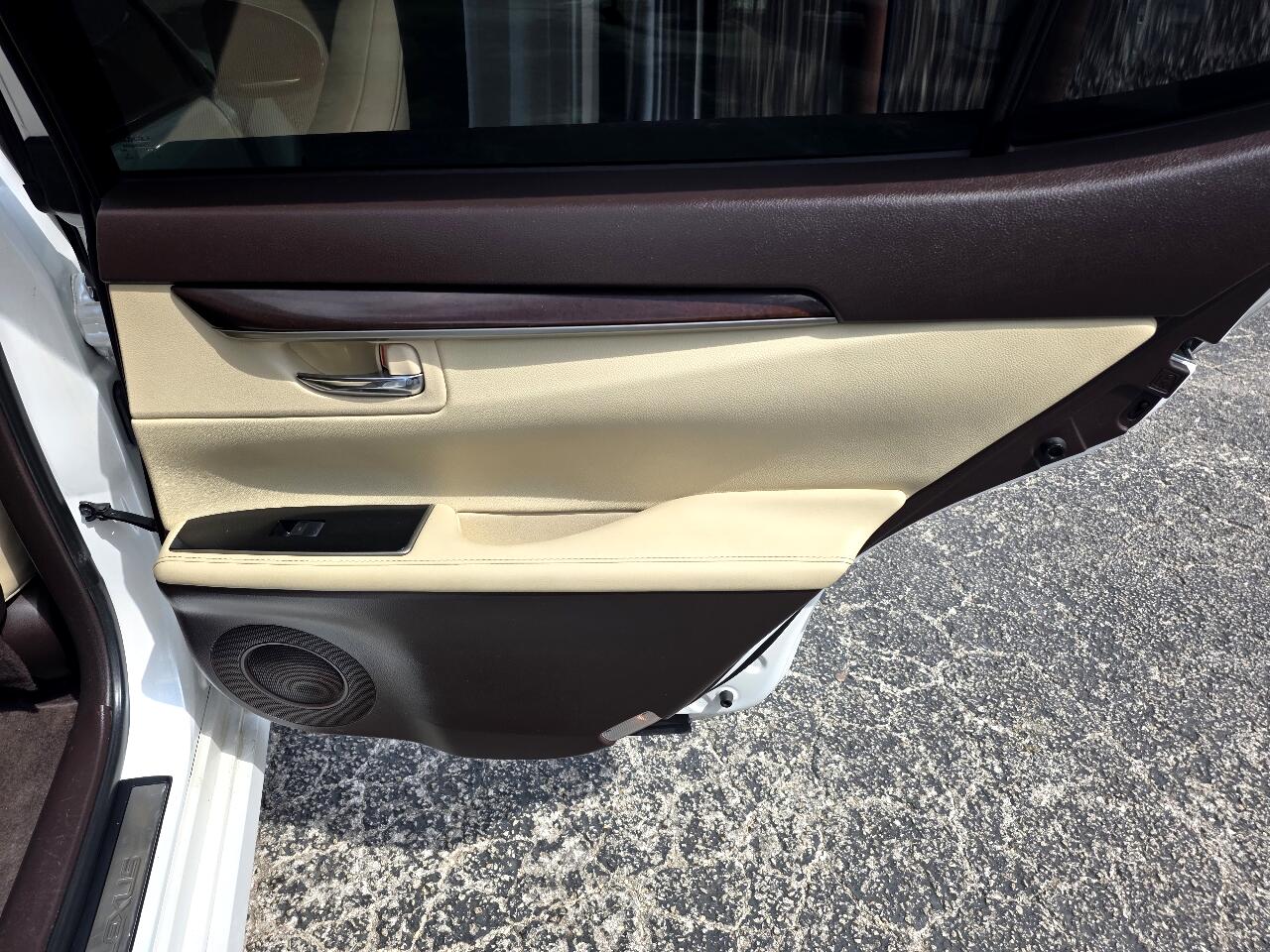2017 Lexus ES 350 photo 13