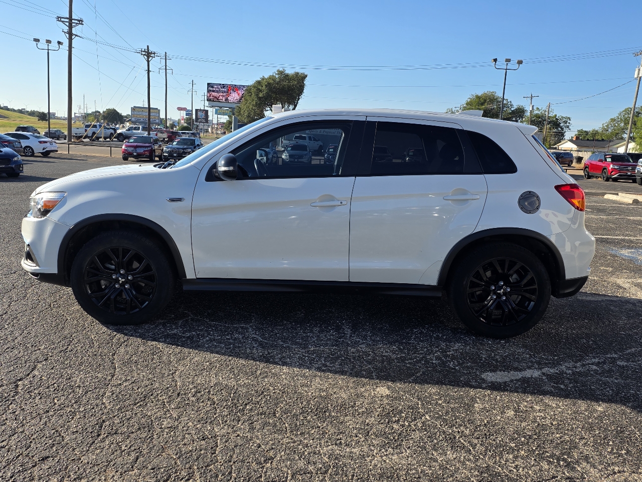 2019 Mitsubishi Outlander Sport ES photo 2