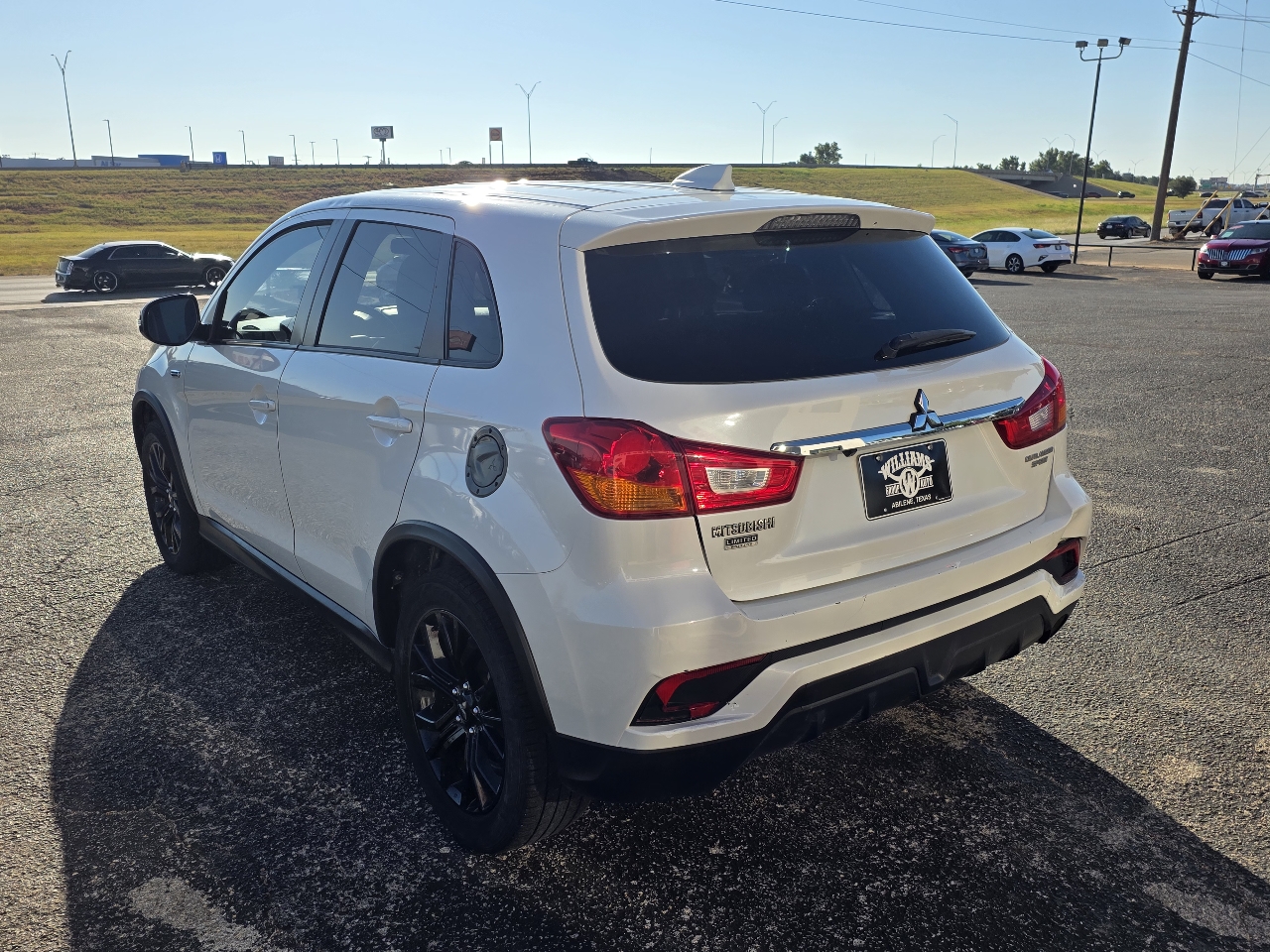 2019 Mitsubishi Outlander Sport ES photo 3