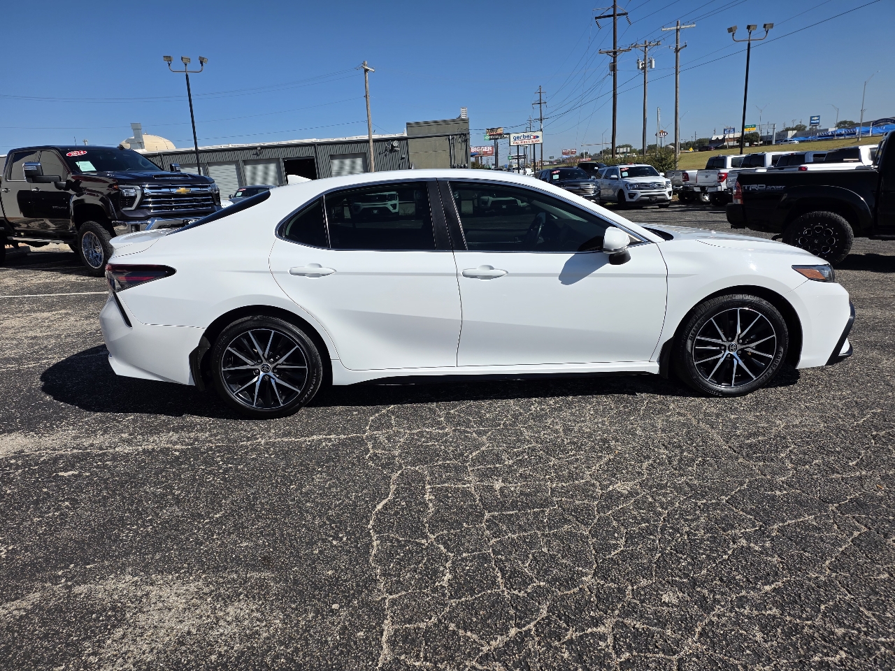 2021 Toyota Camry SE photo 8