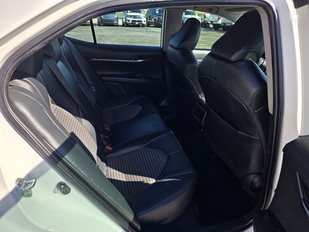 2021 Toyota Camry SE photo 14