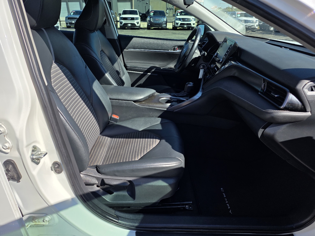 2021 Toyota Camry SE photo 15