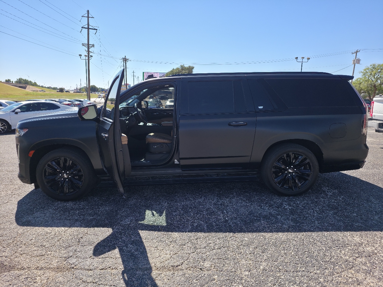 2023 Cadillac Escalade ESV Sport photo 7