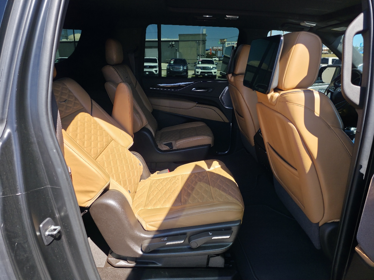 2023 Cadillac Escalade ESV Sport photo 14