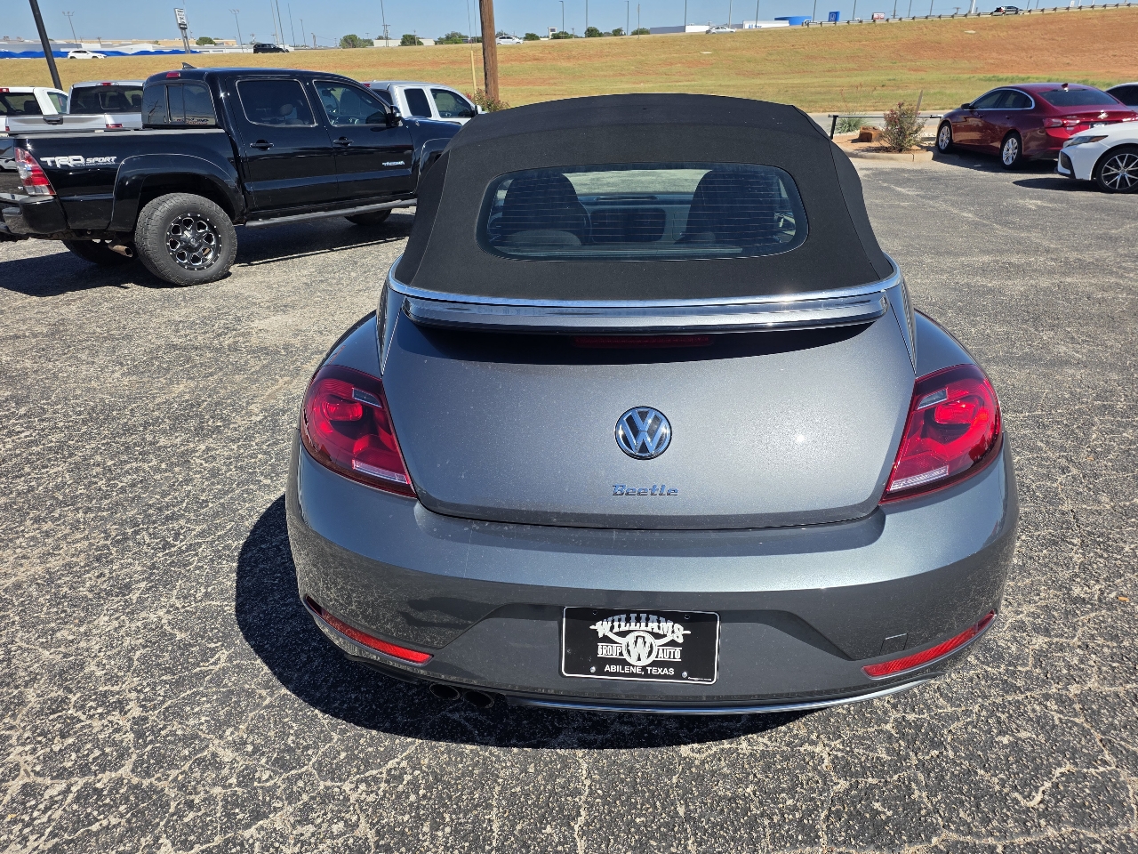 2019 Volkswagen Beetle Convertible Final Edition SEL photo 6