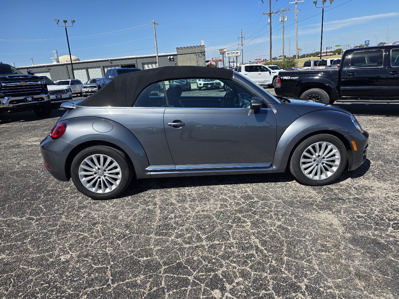 2019 Volkswagen Beetle Convertible Final Edition SEL photo 8