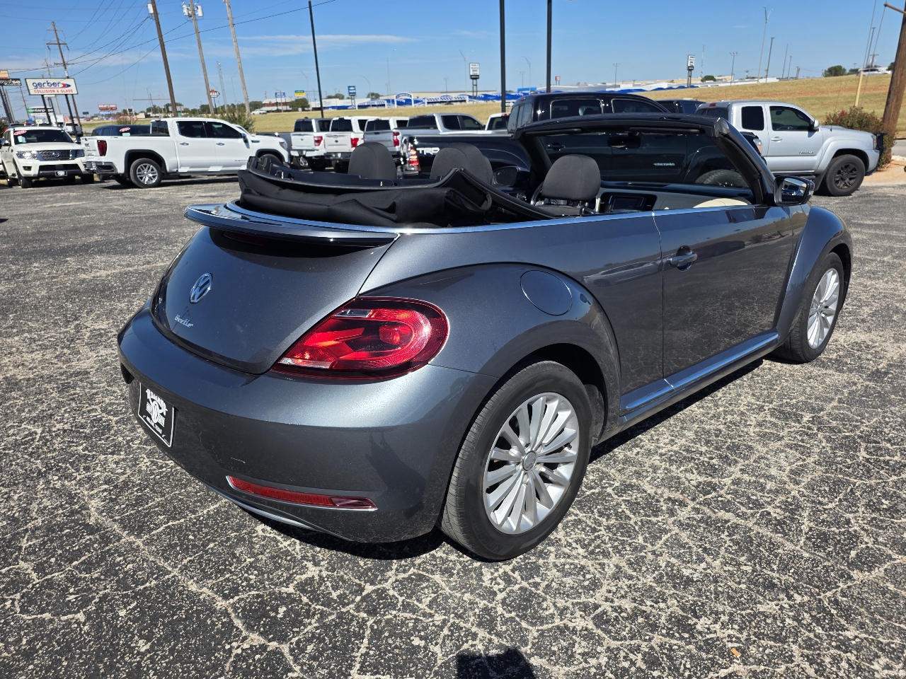 2019 Volkswagen Beetle Convertible Final Edition SEL photo 12