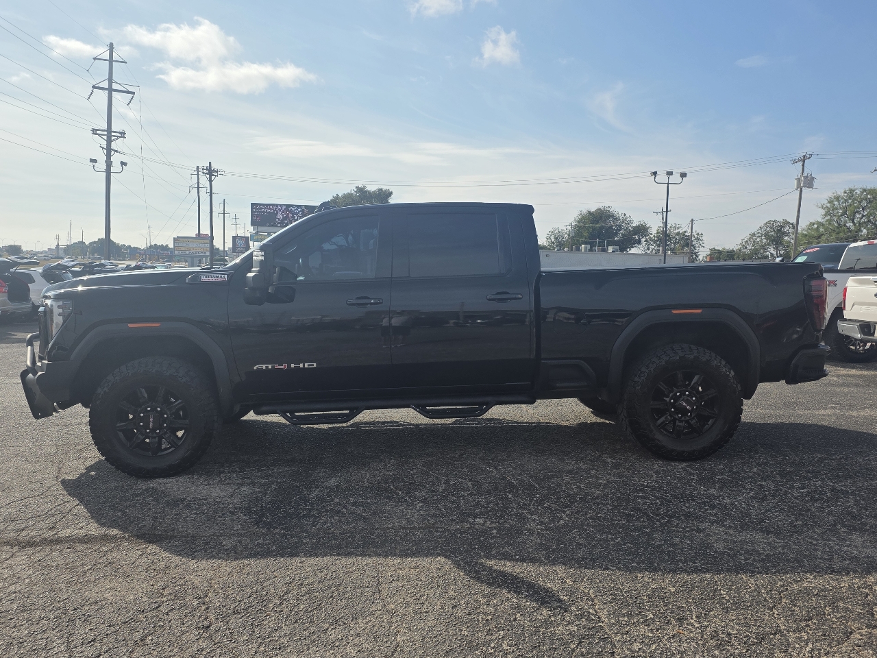 GMC Sierra 2500HD 4WD Crew Cab 159" AT4 2024 GMC Sierra 2500HD 4WD Crew Cab 159" AT4 2024