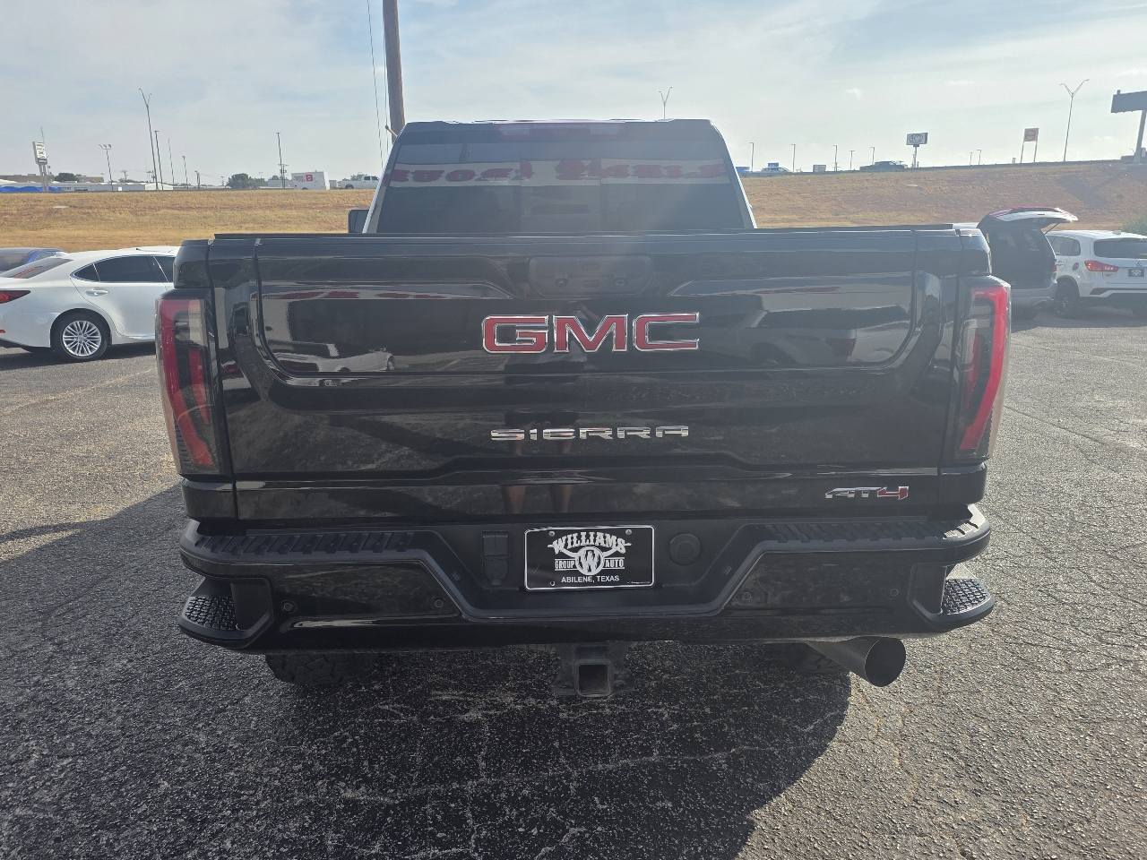 GMC Sierra 2500HD 4WD Crew Cab 159" AT4 2024 GMC Sierra 2500HD 4WD Crew Cab 159" AT4 2024