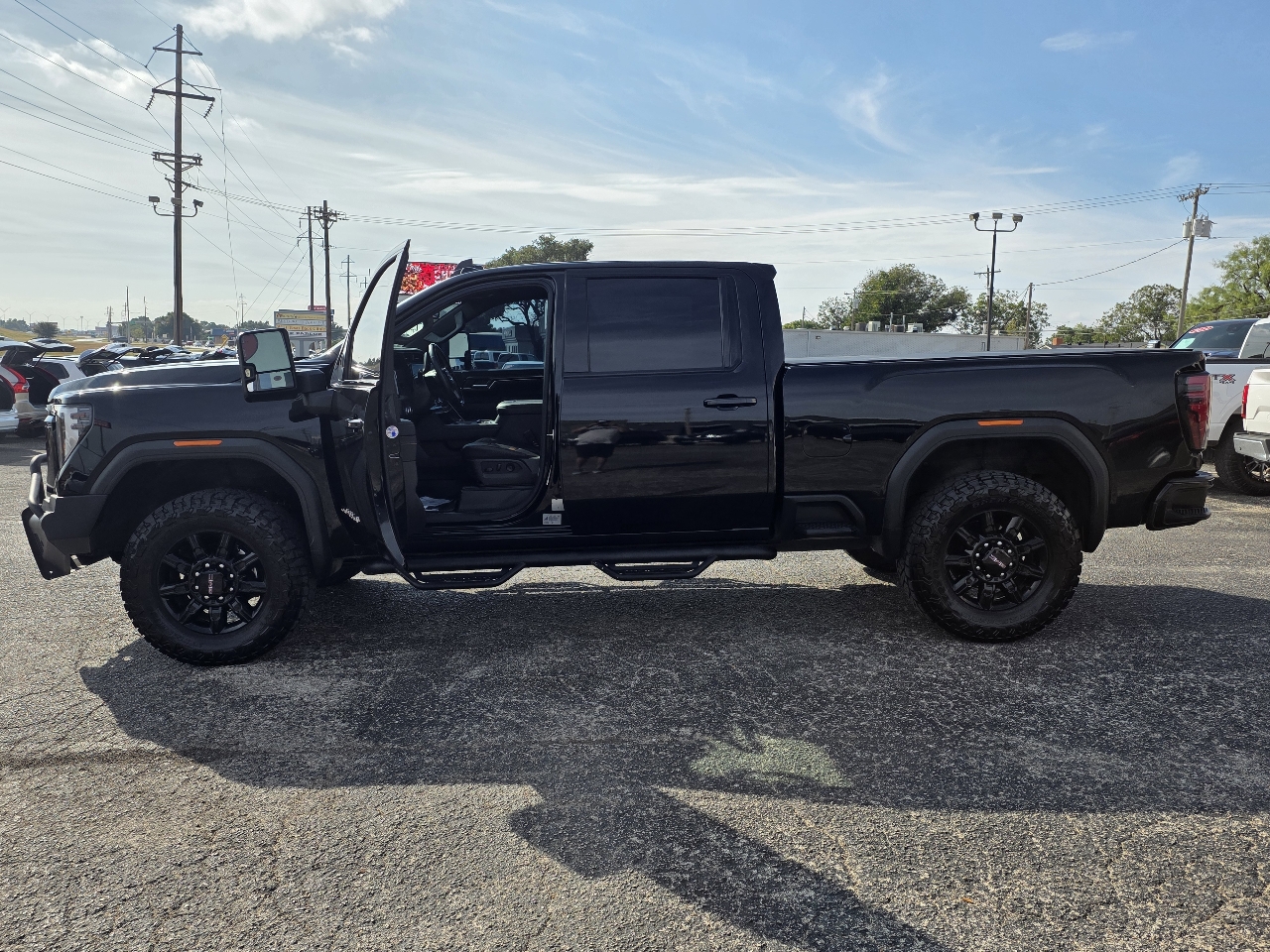GMC Sierra 2500HD 4WD Crew Cab 159" AT4 2024 GMC Sierra 2500HD 4WD Crew Cab 159" AT4 2024
