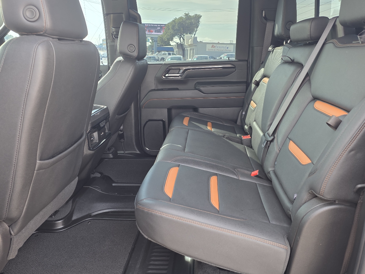 GMC Sierra 2500HD 4WD Crew Cab 159" AT4 2024 GMC Sierra 2500HD 4WD Crew Cab 159" AT4 2024