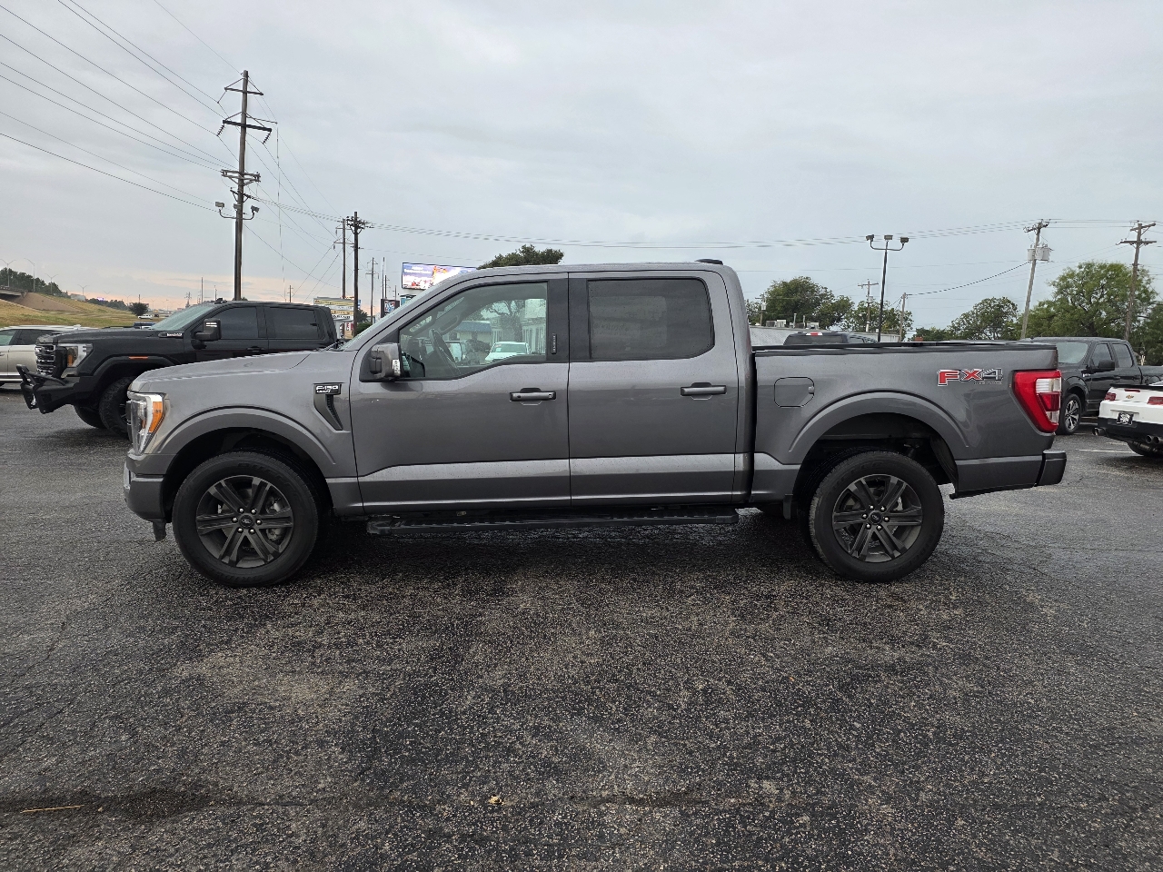 Ford F-150 Lariat 4WD SuperCrew 5.5' Box 2022 Ford F-150 Lariat 4WD SuperCrew 5.5' Box 2022