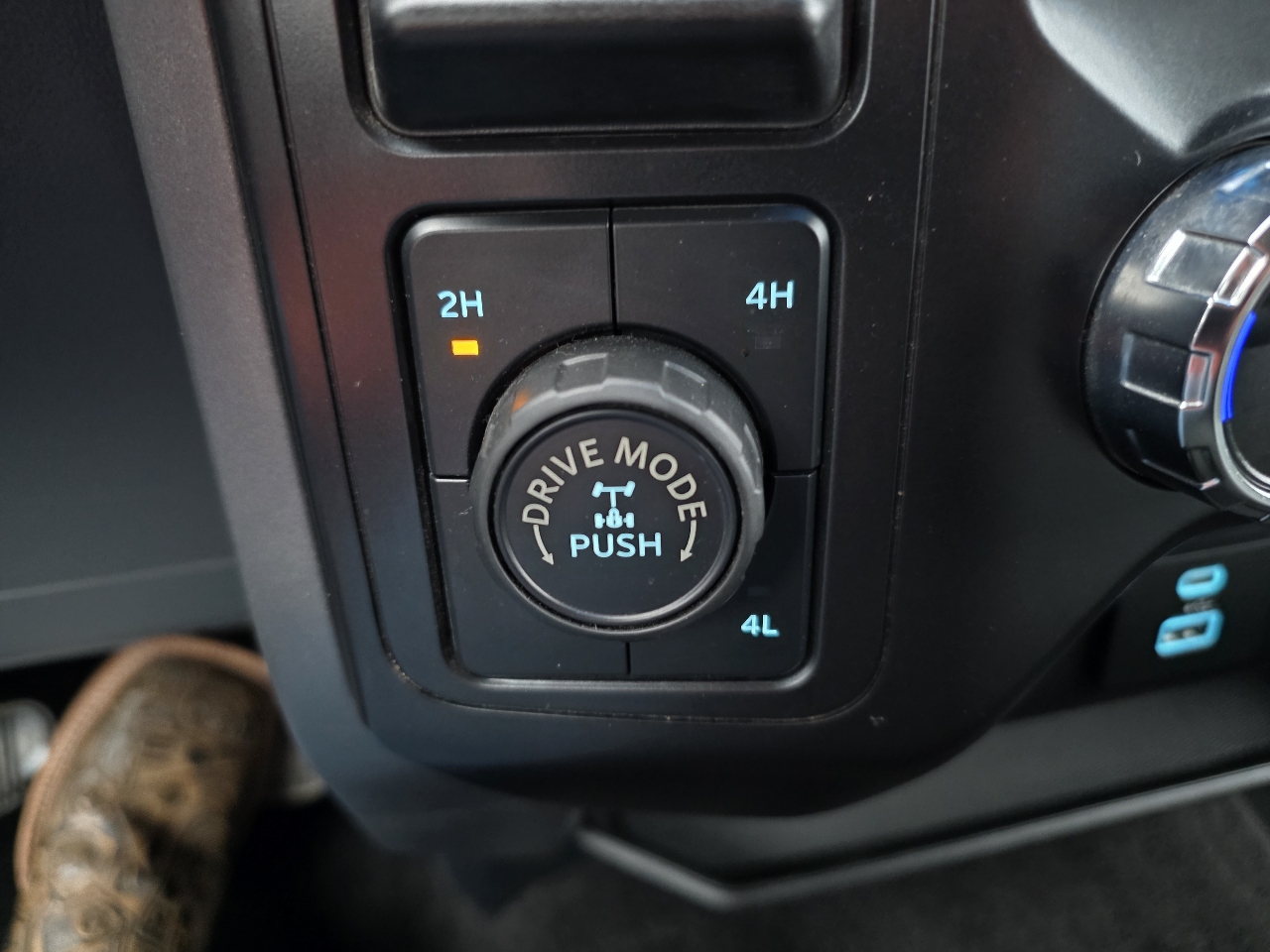 Ford F-150 4WD SuperCab 145" XLT 2021 Ford F-150 4WD SuperCab 145" XLT 2021