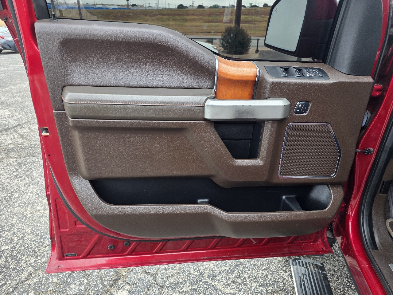 Ford F-150 King Ranch 4WD SuperCrew 5.5' Box 2018 Ford F-150 King Ranch 4WD SuperCrew 5.5' Box 2018