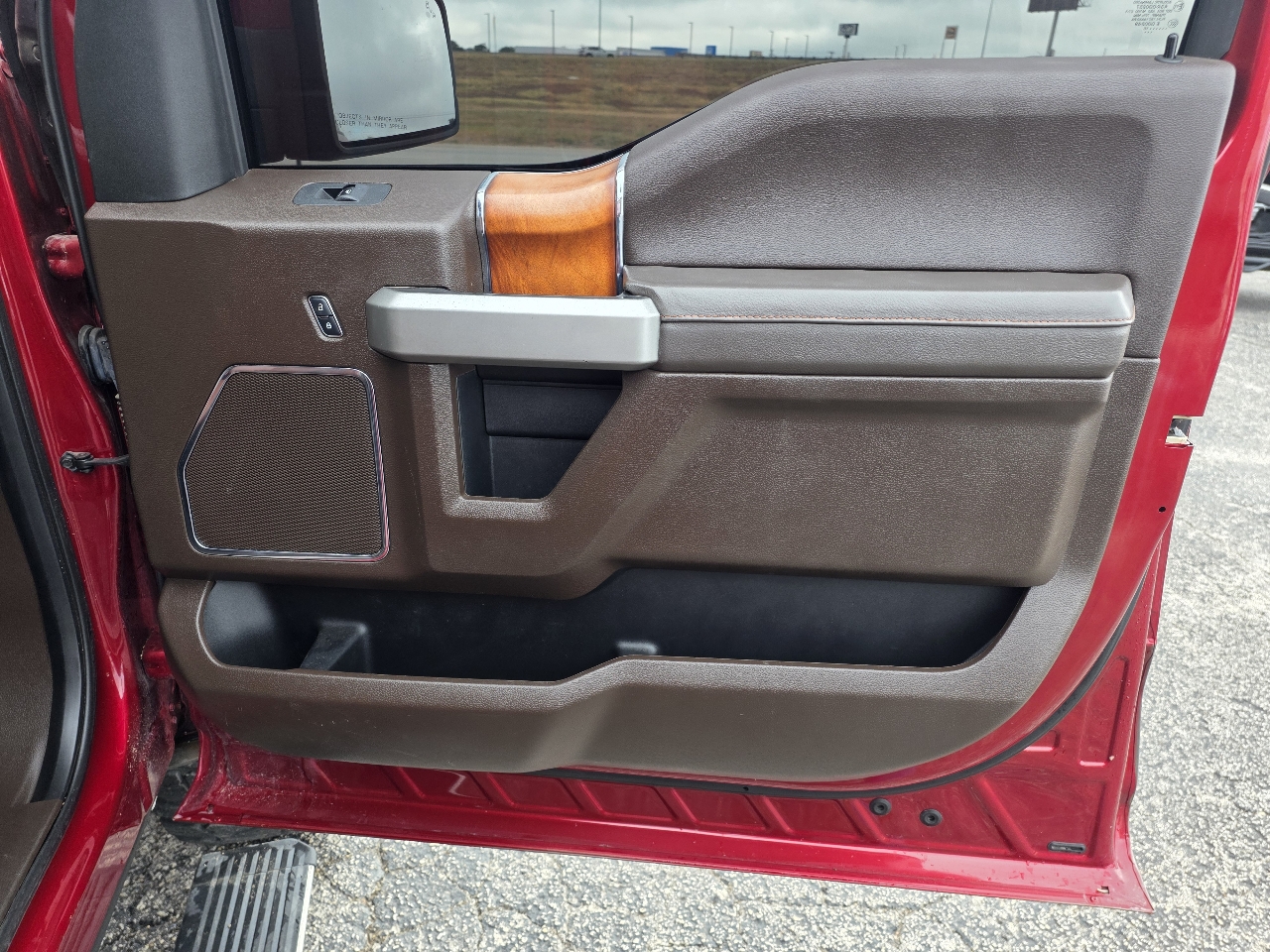 Ford F-150 King Ranch 4WD SuperCrew 5.5' Box 2018 Ford F-150 King Ranch 4WD SuperCrew 5.5' Box 2018
