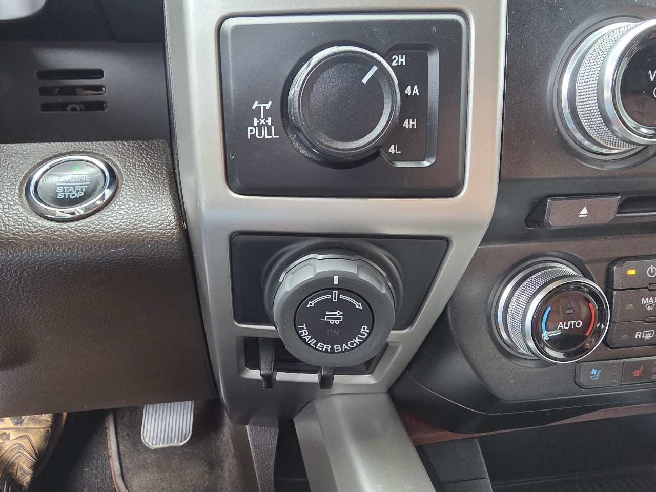 Ford F-150 King Ranch 4WD SuperCrew 5.5' Box 2018 Ford F-150 King Ranch 4WD SuperCrew 5.5' Box 2018