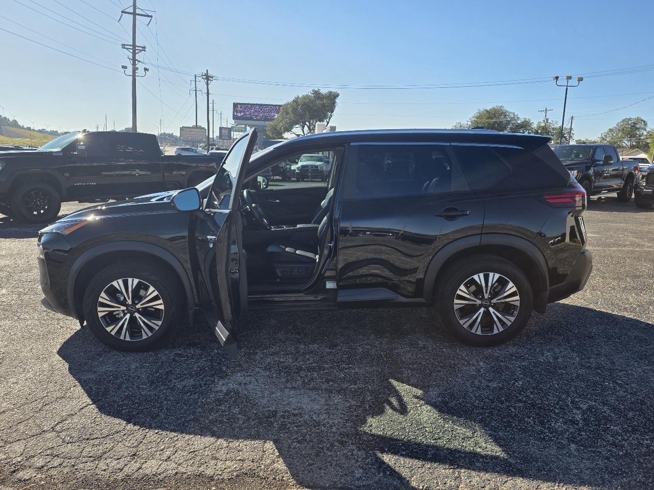 Nissan Rogue FWD SV *Ltd Avail* 2023 Nissan Rogue FWD SV *Ltd Avail* 2023