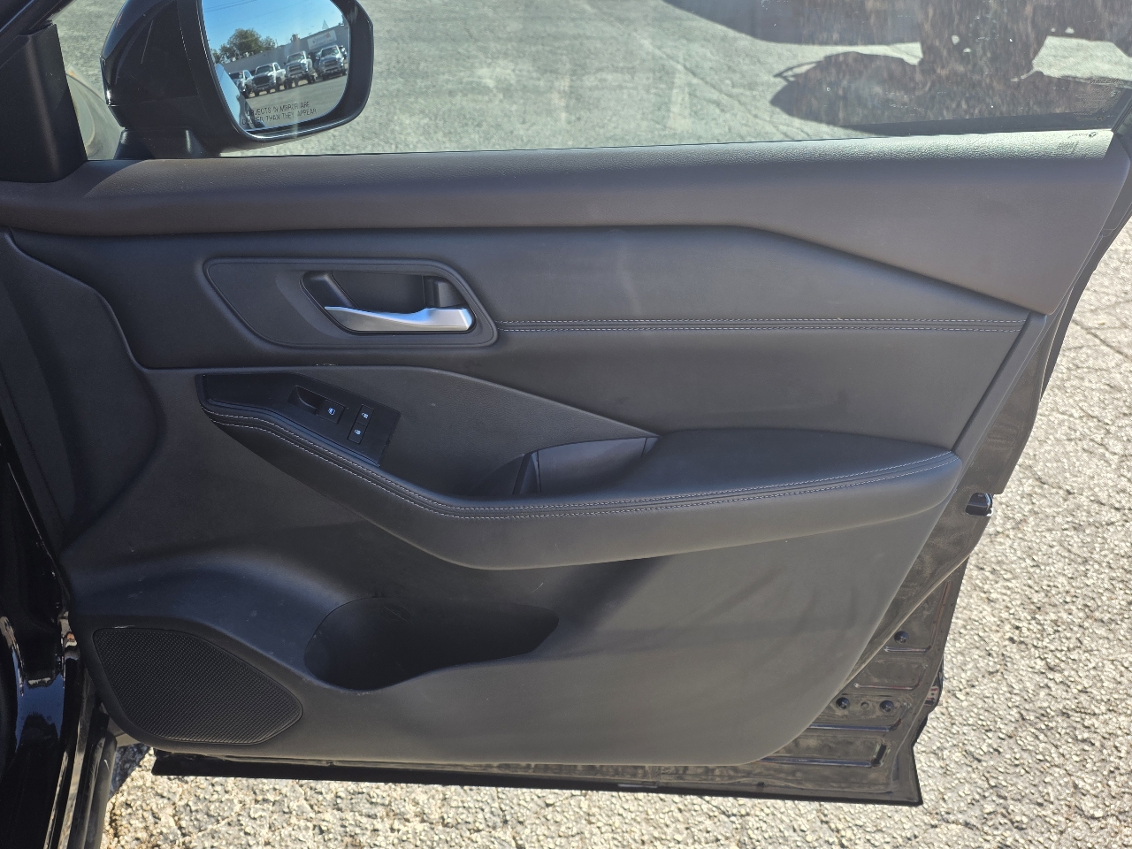 Nissan Rogue FWD SV *Ltd Avail* 2023 Nissan Rogue FWD SV *Ltd Avail* 2023